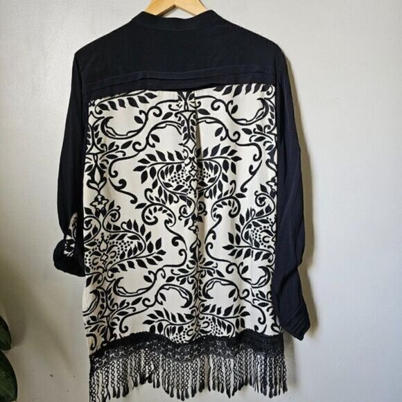 EUC LIKE NEW JOHN MARK BLACK WHITE EMBROIDERED CLASSY FRINGED TOP SIZE M - Picture 4 of 16
